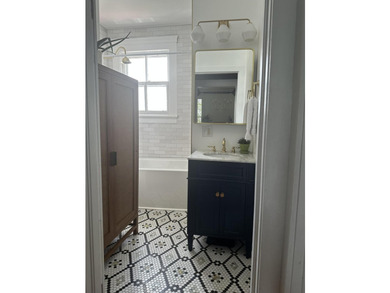 Welcome to this charming home located in the heart of Charleston - photo 10