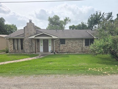 Lake Livingston Home For Sale in Point Blank Texas