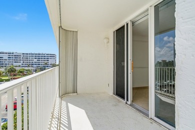 Welcome to this beautifully updated oceanfront community of - photo 4