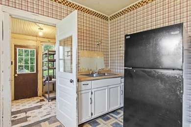 Great investment opportunity! Bring your ideas and transform - photo 10