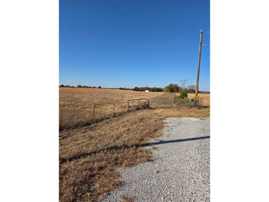 Lake Acreage For Sale in Savoy, Texas