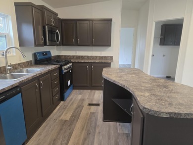 (private lake, pond, creek) Home Active Under Contract in Ranchos de Taos New Mexico