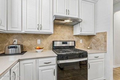 Enjoy carefree living in this well-maintained garden home - photo 12