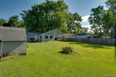 Welcome home to your year-round staycation! Tucked away on a - photo 19