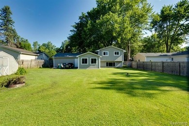 Welcome home to your year-round staycation! Tucked away on a - photo 20