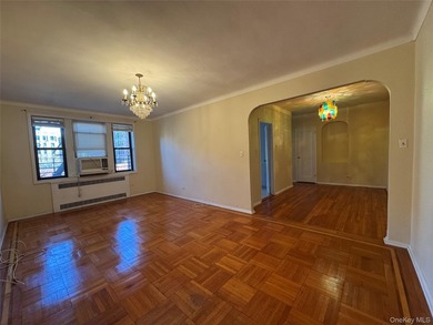 Beautiful and Spacious One-Bedroom Apartment in the Heart of - photo 1