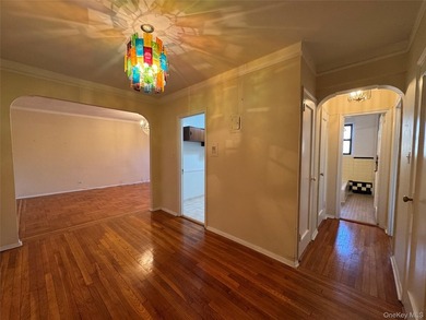 Beautiful and Spacious One-Bedroom Apartment in the Heart of - photo 2
