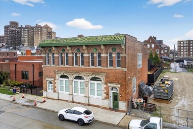 Welcome to your urban oasis - one of only two condos crowning