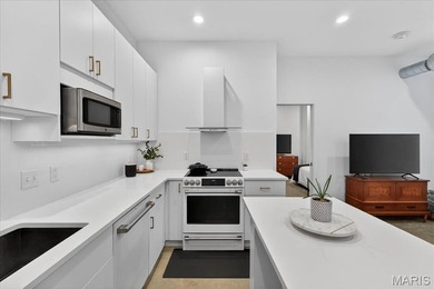 Welcome to your urban oasis - one of only two condos crowning