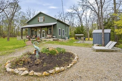 Charming 1 bed, 1 bath home with loft-style bedroom in the gated - photo 4
