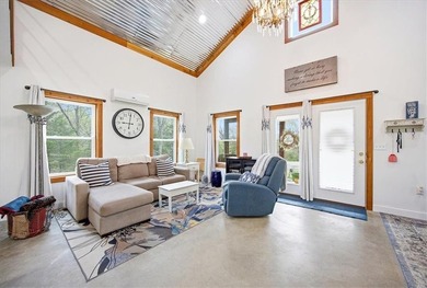Charming 1 bed, 1 bath home with loft-style bedroom in the gated - photo 6