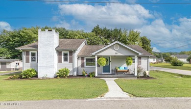 Melton Hill Lake Home For Sale in Clinton Tennessee