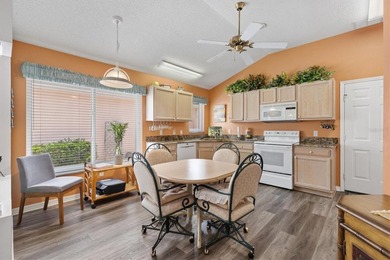 STUCCO COURTYARD VILL ON GOLF COURSE 2-bed 2-bath with a - photo 5