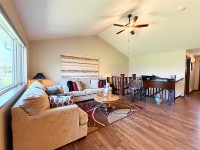 Welcome to this beautifully maintained 3-bedroom, 3-bath twin - photo 11
