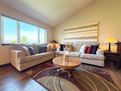 Welcome to this beautifully maintained 3-bedroom, 3-bath twin - photo 13