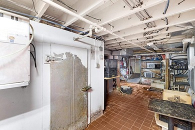 Prime opportunity to own a restaurant and bar WITH LIQUOR - photo 17