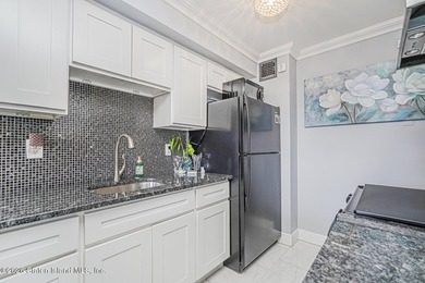 Welcome to 1000 Clove Road, Manhattan style living in this - photo 18