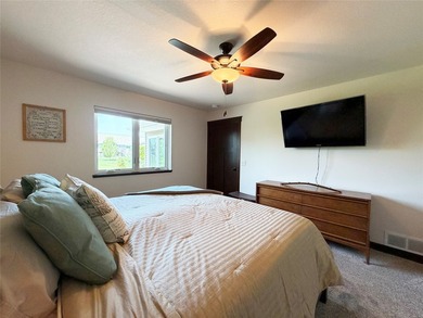 Welcome to this beautifully maintained 3-bedroom, 3-bath twin - photo 22