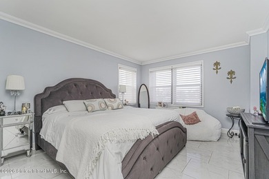 Welcome to 1000 Clove Road, Manhattan style living in this - photo 22
