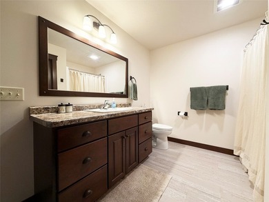 Welcome to this beautifully maintained 3-bedroom, 3-bath twin - photo 24