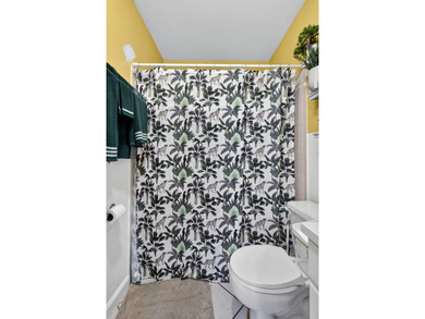 pack your bags and moving into this cozy 4 bedroom 2 bath with - photo 26