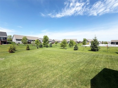 Welcome to this beautifully maintained 3-bedroom, 3-bath twin - photo 33
