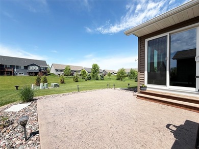 Welcome to this beautifully maintained 3-bedroom, 3-bath twin - photo 34