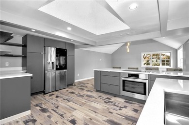 Sleek & Stylish, Single Level Ranch! With a little TLC this 1400 - photo 3