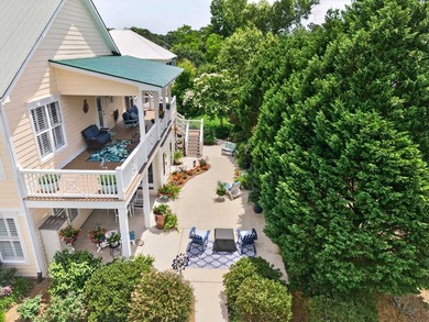 PRICE REDUCED!!! This exceptional custom-built residence - photo 9
