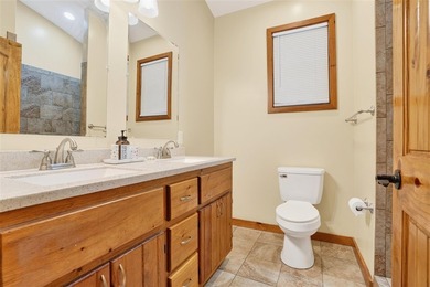 Welcome to an extraordinary lakefront retreat at Lake Malone - photo 13