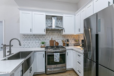 Welcome to 1460 Oakridge Park Road, Santa Maria, CA 93455, where - photo 14