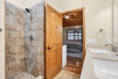 Welcome to an extraordinary lakefront retreat at Lake Malone - photo 14