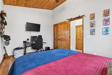 Welcome to an extraordinary lakefront retreat at Lake Malone - photo 18
