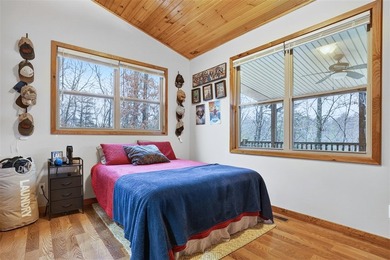 Welcome to an extraordinary lakefront retreat at Lake Malone - photo 19