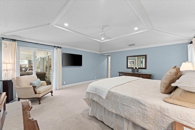 Welcome to 2699 NW 38th Street, a beautifully maintained pool - photo 20