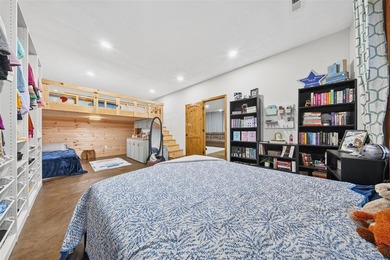 Welcome to an extraordinary lakefront retreat at Lake Malone - photo 26
