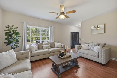 Welcome to this beautifully maintained custom Colonial tucked - photo 7