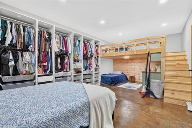 Welcome to an extraordinary lakefront retreat at Lake Malone - photo 27
