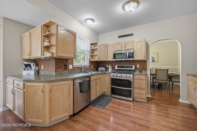 Welcome to this beautifully maintained custom Colonial tucked - photo 9