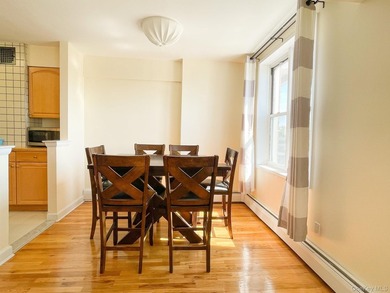 Bright and well-maintained 1-bedroom unit located on the second - photo 4