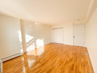 Bright and well-maintained 1-bedroom unit located on the second - photo 9