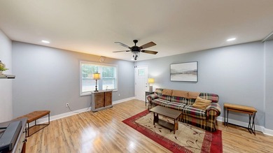 This updated cottage style home is cute as can be and move-in - photo 6