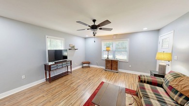 This updated cottage style home is cute as can be and move-in - photo 7