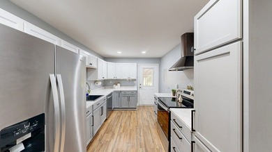 This updated cottage style home is cute as can be and move-in - photo 8