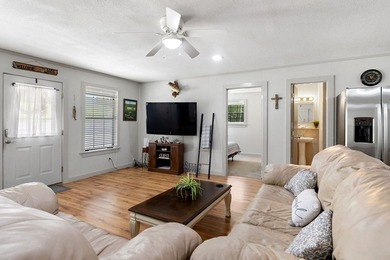 Your Lake Sam Rayburn getaway awaits! Nestled in the - photo 4