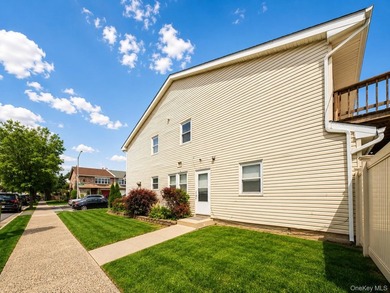 Welcome to 140 Regis Drive, a versatile Staten Island property - photo 2