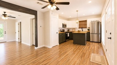 Enjoy the lake lifestyle in Cape Royale on beautiful Lake - photo 4