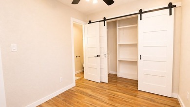 Enjoy the lake lifestyle in Cape Royale on beautiful Lake - photo 7