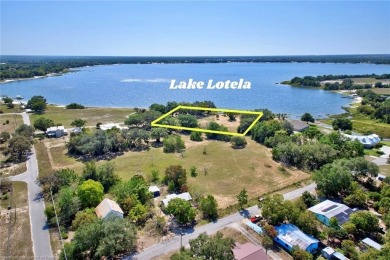 Lake Acreage For Sale in Avon Park, Florida