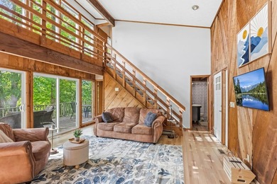 Welcome to a LAKEFRONT home in the desirable Hideaway Hills! - photo 11